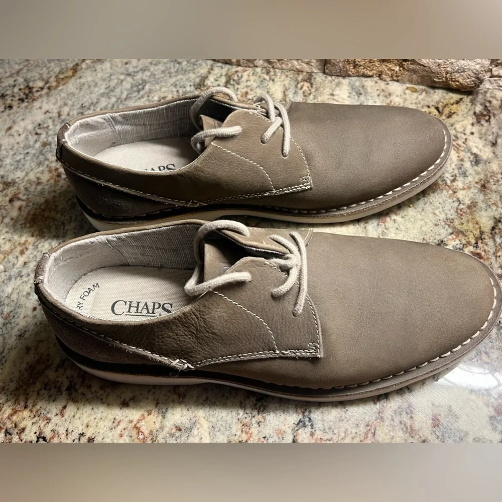 Men's size 10.5~ Chaps Suede Oxfords- Brown Lace Up Rubber Sole Memory Foam